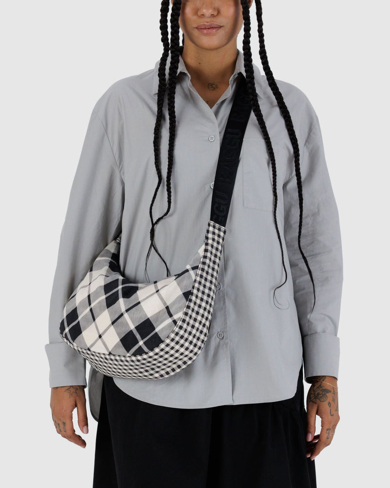BAGGU Wholesale  Medium Nylon Crescent Bag - Mixed Plaid