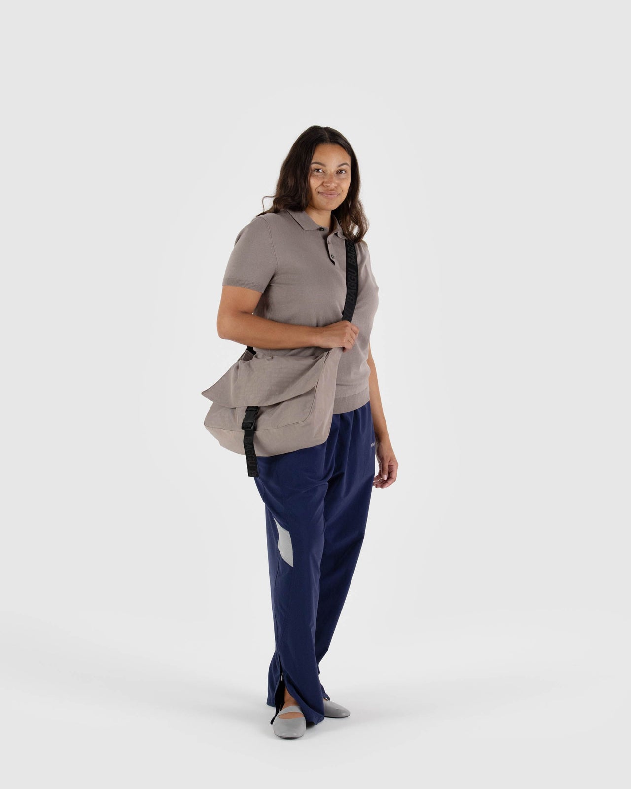 Nylon Messenger Bag - Dove