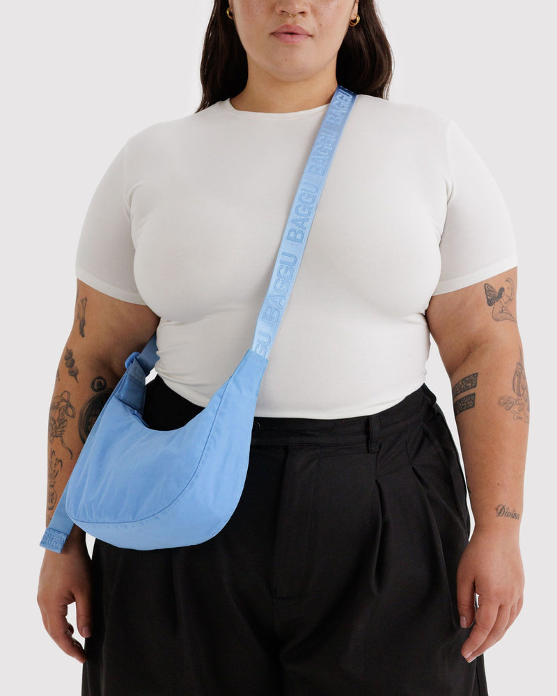 BAGGU Wholesale  Small Nylon Crescent Bag - Piscine