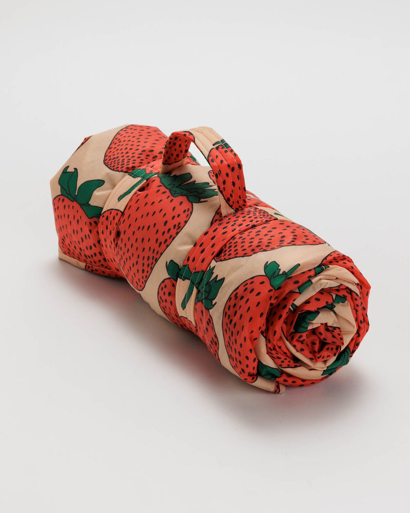BAGGU Wholesale  Puffy Picnic Blanket - Strawberry