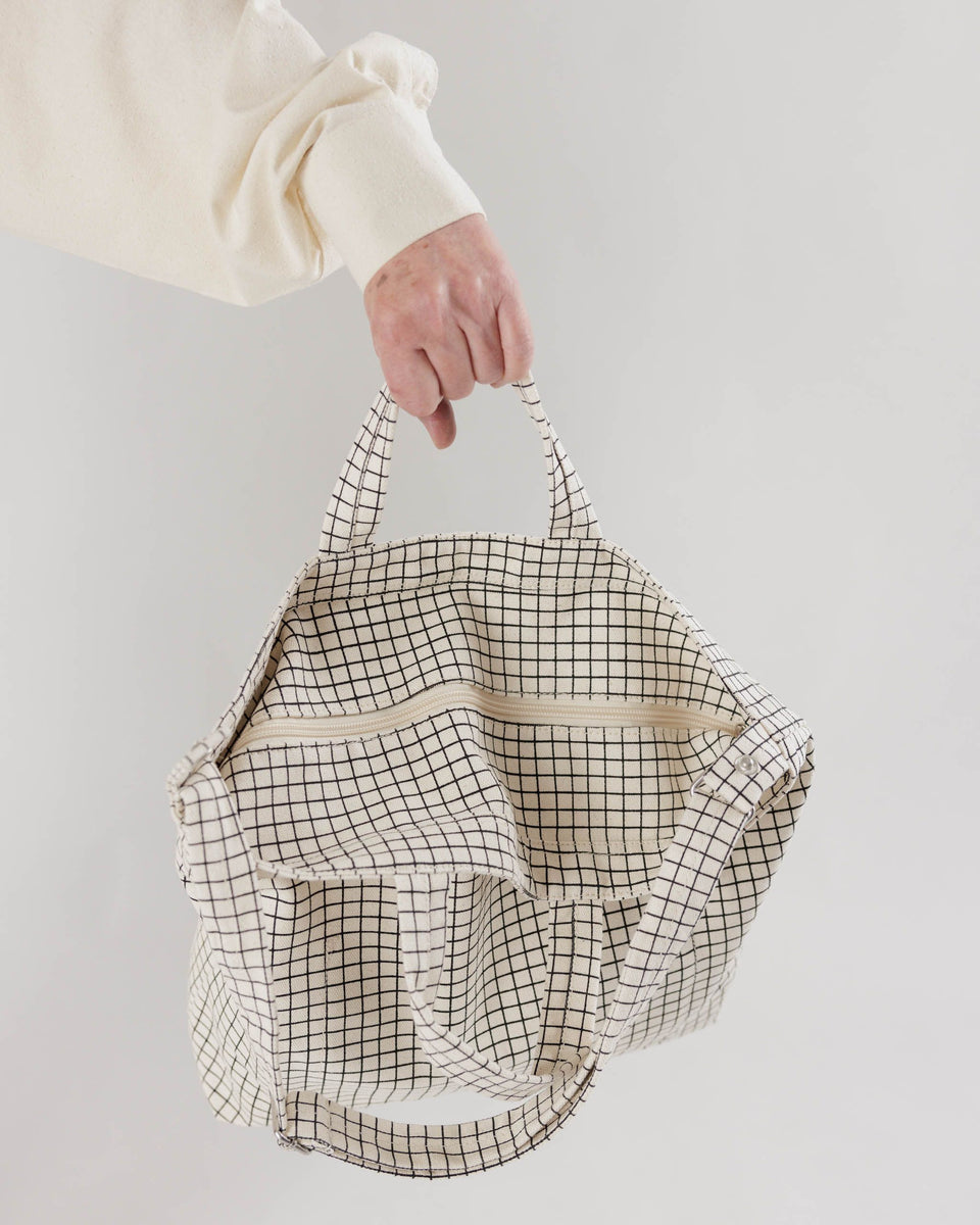 BAGGU Wholesale HO17Lookbook - Duck Bag Horizontal Zip Duck Bag - Natural Grid