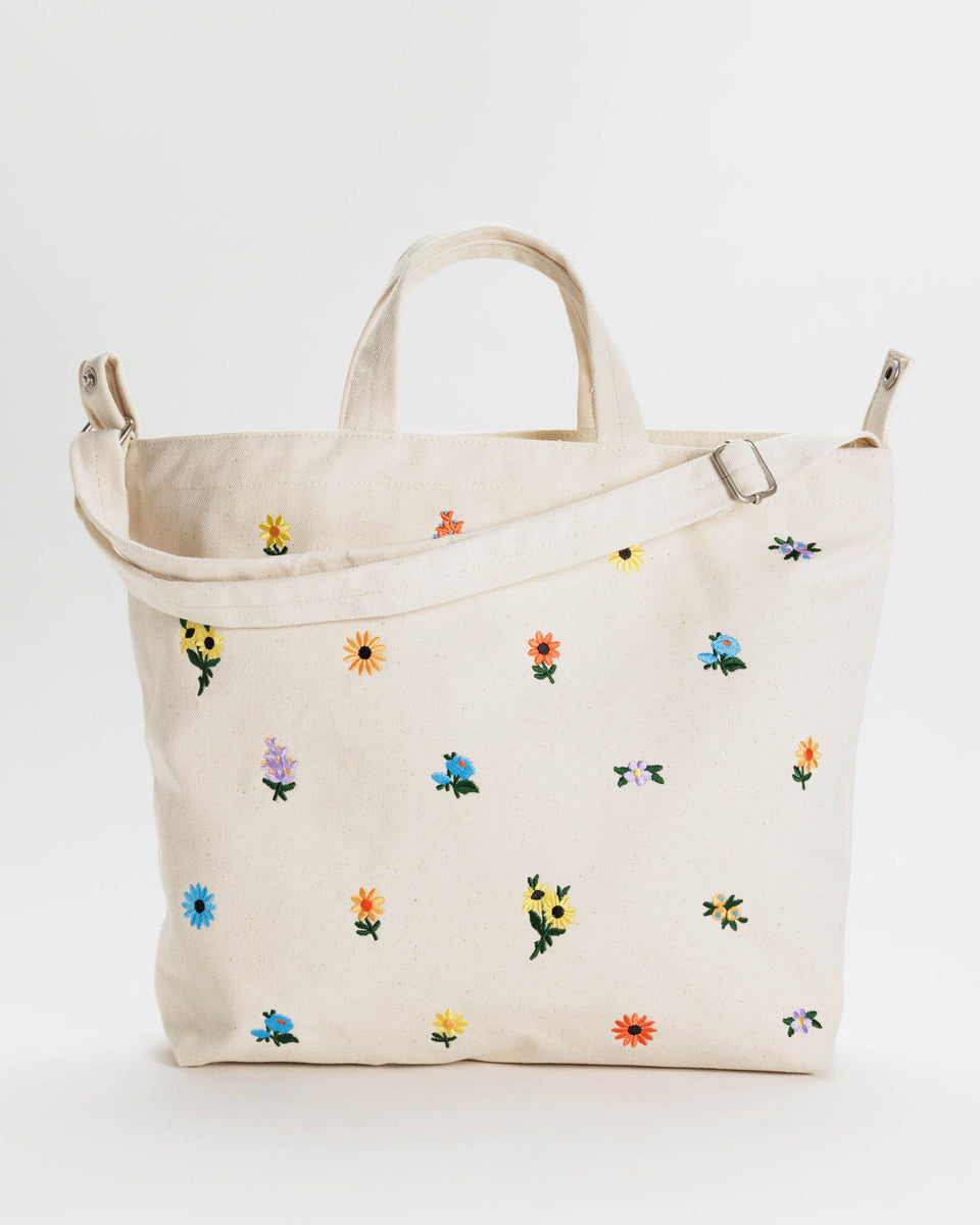 BAGGU Wholesale HO17Lookbook - Duck Bag Horizontal Zip Duck Bag - Embroidered Ditsy Floral